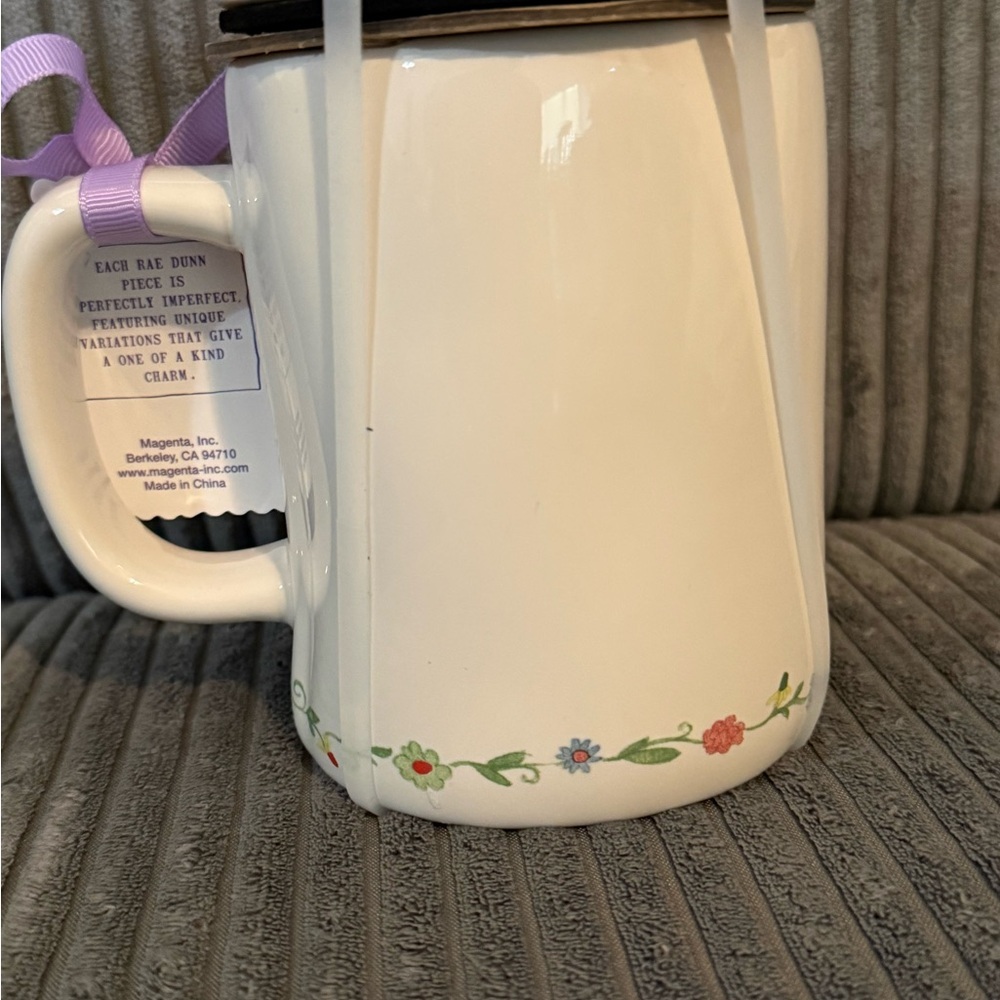 Rae Dunn White Ceramic Mug with Floral Border ‘Gigi’ w/ matching ‘Family’ Frame - Picture 3 of 6